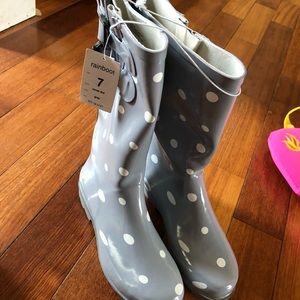 Women’s fashion rain boots